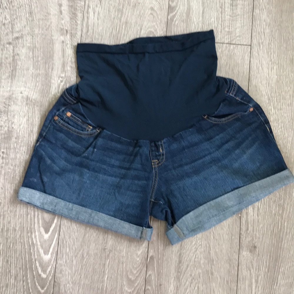 Maternity shorts